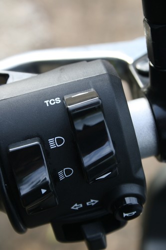 Yamaha MT-09: Schalter für die Traktionskontrolle.