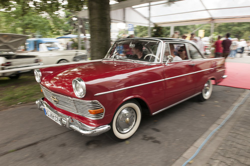 Klassikertreffen an den Opelvillen 2017: Opel Rekord P2 Coupé von 1962 (Spitzname „Rasender Kofferraum“).
