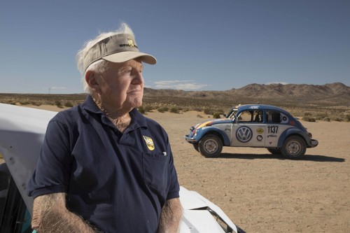 Baja 1000: Bruce Meyers (91) gehört zu den Erfindern der Wüsten-Käfer.