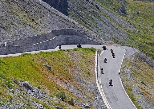 Touren durch die Alpen bedeuten für Biker höchstes Vergnügen.
