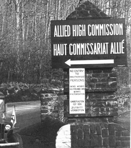 1949 bis 1952 Auffahrt zum Sitz der Alliierten Hohen Kommission am Boner Petersberg.