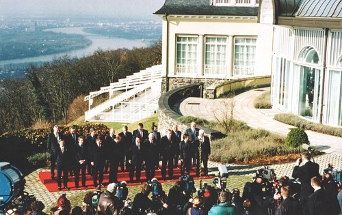Auf dem Petersberg: Informelles Treffen der Staats- und Regierungschefs der EU (1999).