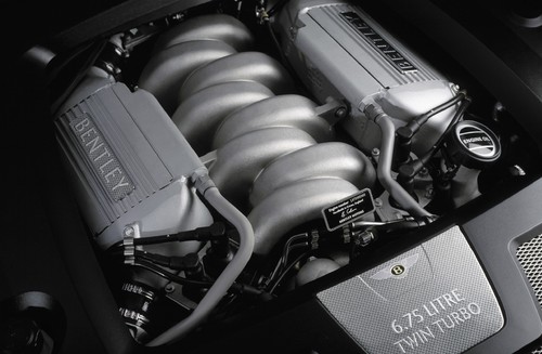 Bentley-Motor der L-Serie.