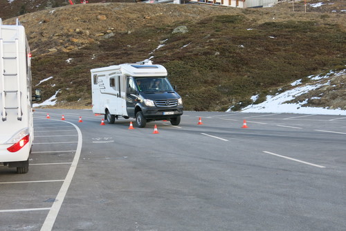 Fahrsicherheitstraining im Alkoven auf Basis des Mercedes-Benz Sprinter. 