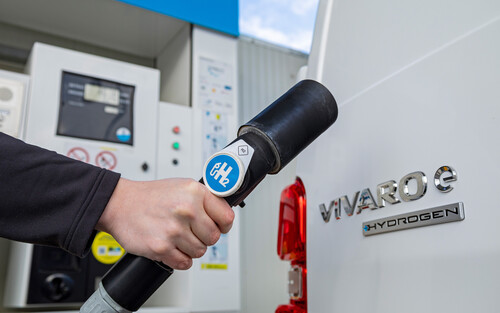 Wasserstoff tanken bei Opel Vivaro-e Hydrogen.