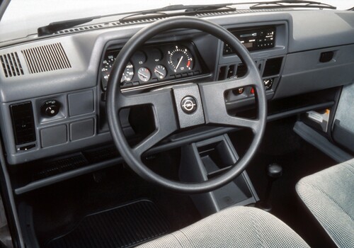 Opel Corsa (1988).