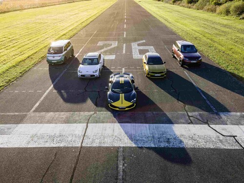 Die fünf Klassensieger der Wahl „German Car of the Year 2023“ (von links): VW ID Buzz, Genesis GV60, Ferrari 296 GTB, Opel Astra und Range Rover.