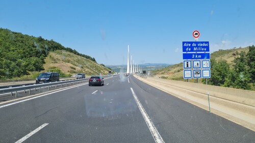 Die höchste Schrägseilbrücke der Welt: Das Viaduc de Millau.