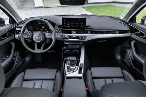 Audi A4.