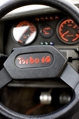 Peugeot 205 Turbo 16.