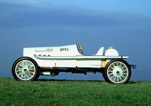 Erster Vierventil-Motor mit 110 PS. Opel entwickelte 1913 eine neue Generation von Rennwagen für den Großen Preis von Frankreich.
