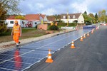 Bau der Solarfahrbahn in Frankreich.