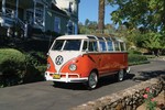 Bei RM Sotheby's versteigert: Der VW Bus Deluxe (1960) für 207 200 Dollar (176 100 Euro).