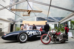 Opel RAK 2 und Opel Motoclub.