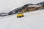 Porsche 718 Cayman GT4 RS auf dem GP Ice Track in Zell am See (Österreich).