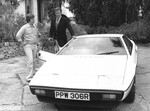Interview mit Roger Moore auf Sardinien anlässlich der Dreharbeiten zum James Bond-Film 