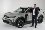 Dacia-Deutschlandchef Thilo Schmidt mit dem neuen Duster.
